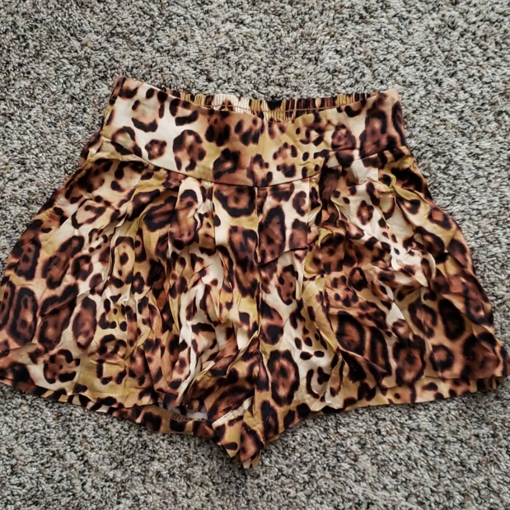 Cheetah print flowy shorts
